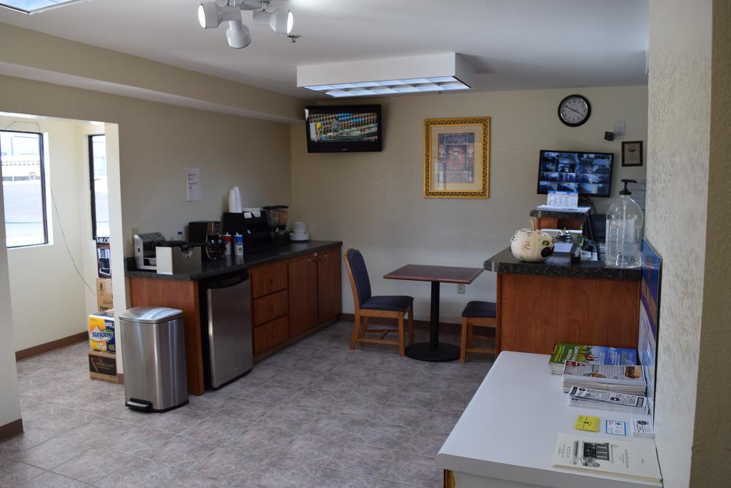 דאגלסוויל Royal Inn & Suites מראה חיצוני תמונה