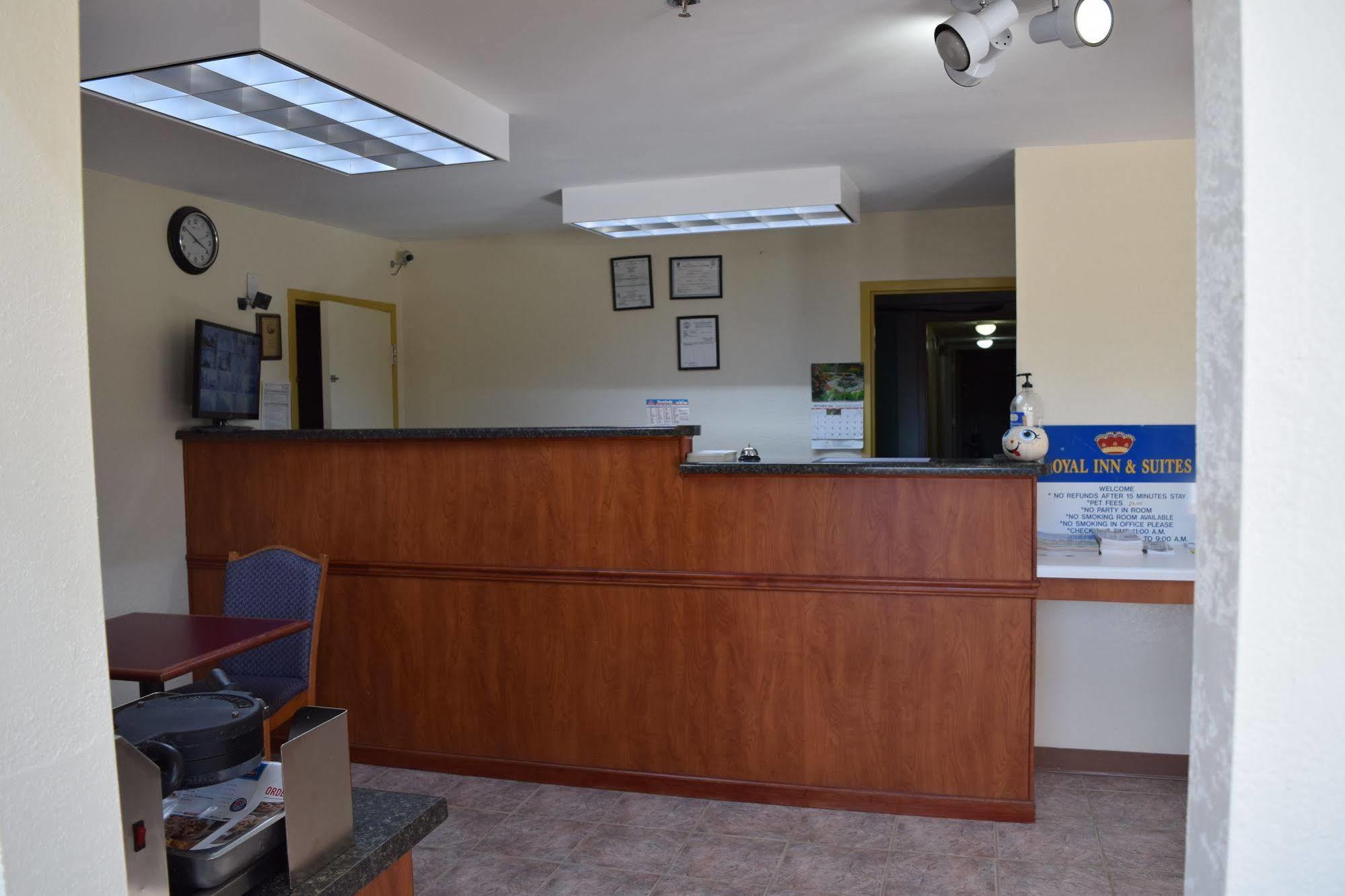 דאגלסוויל Royal Inn & Suites מראה חיצוני תמונה