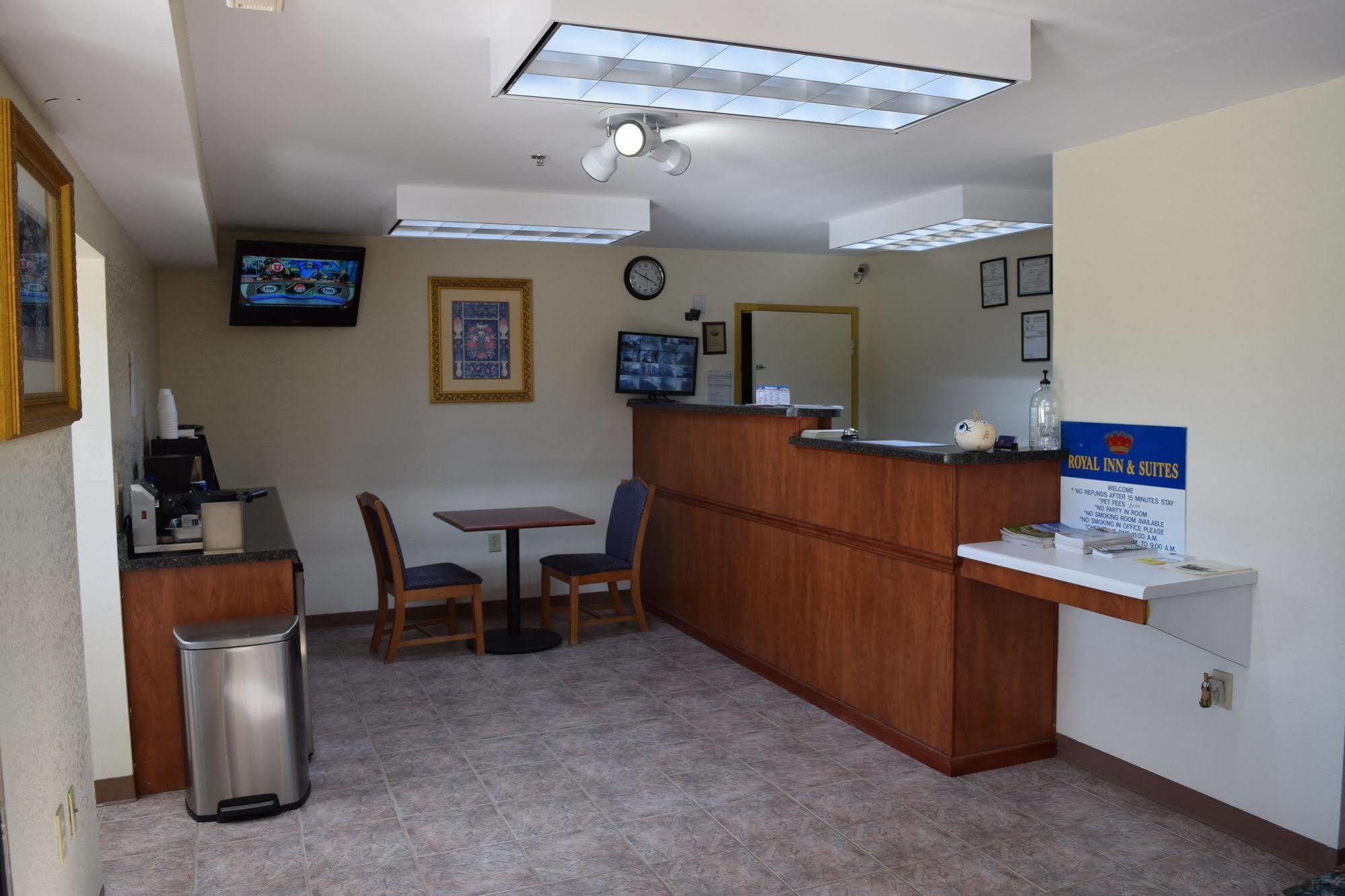 דאגלסוויל Royal Inn & Suites מראה חיצוני תמונה