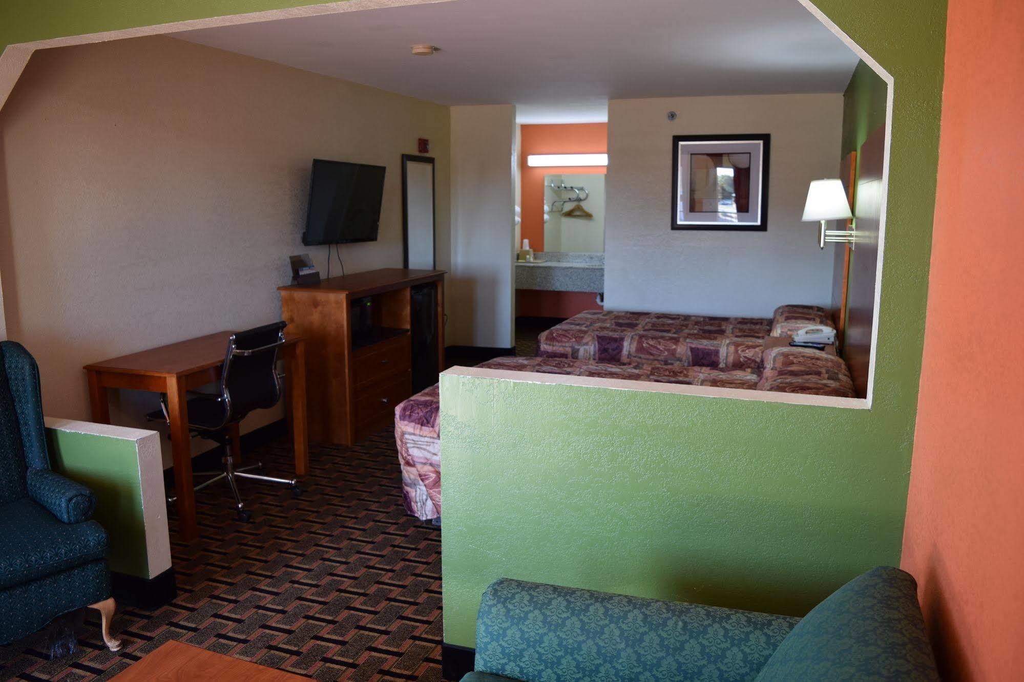 דאגלסוויל Royal Inn & Suites מראה חיצוני תמונה