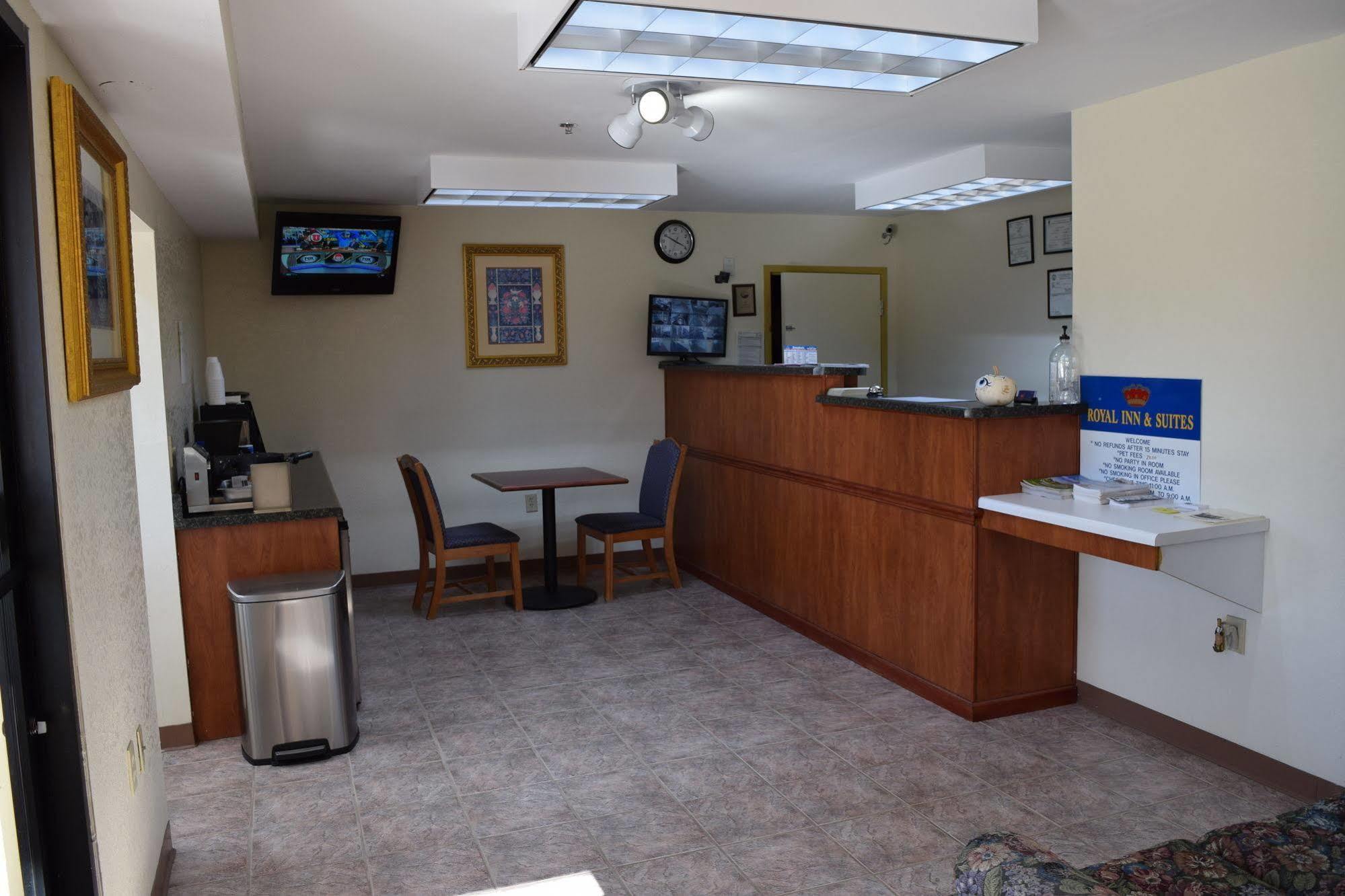 דאגלסוויל Royal Inn & Suites מראה חיצוני תמונה