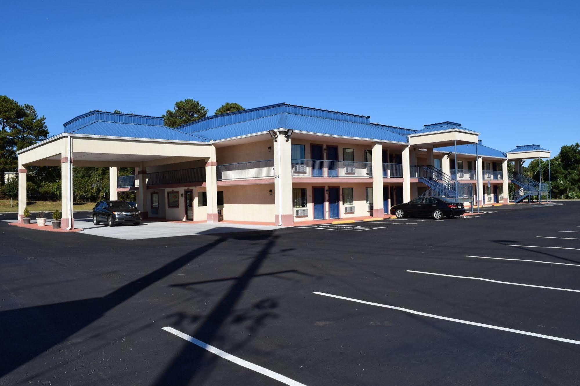 דאגלסוויל Royal Inn & Suites מראה חיצוני תמונה