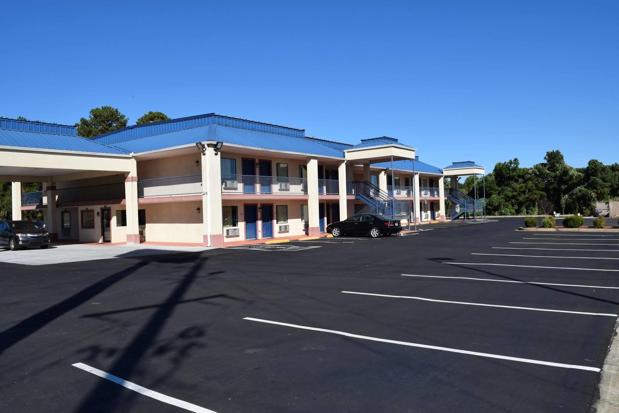 דאגלסוויל Royal Inn & Suites מראה חיצוני תמונה
