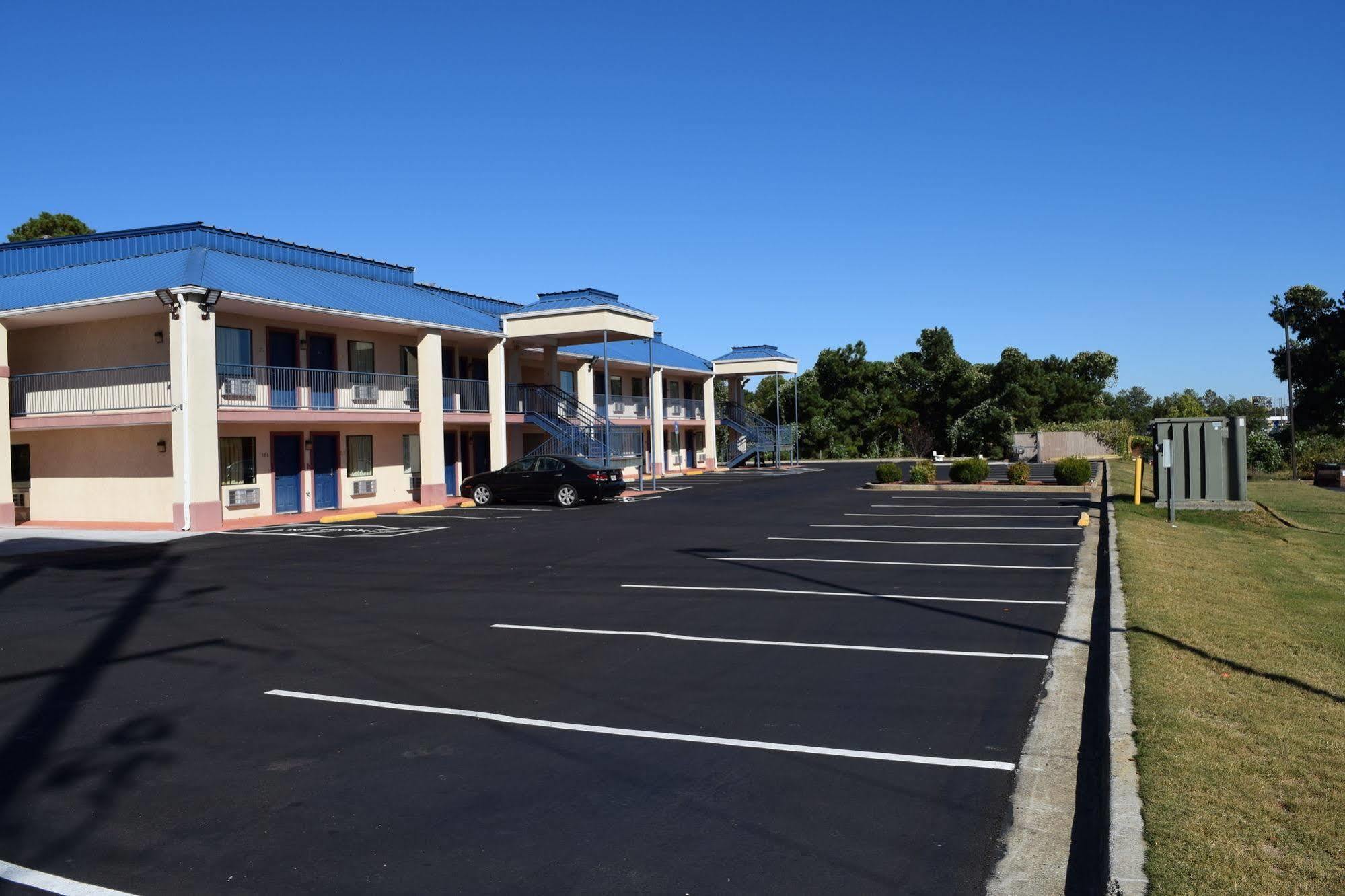 דאגלסוויל Royal Inn & Suites מראה חיצוני תמונה